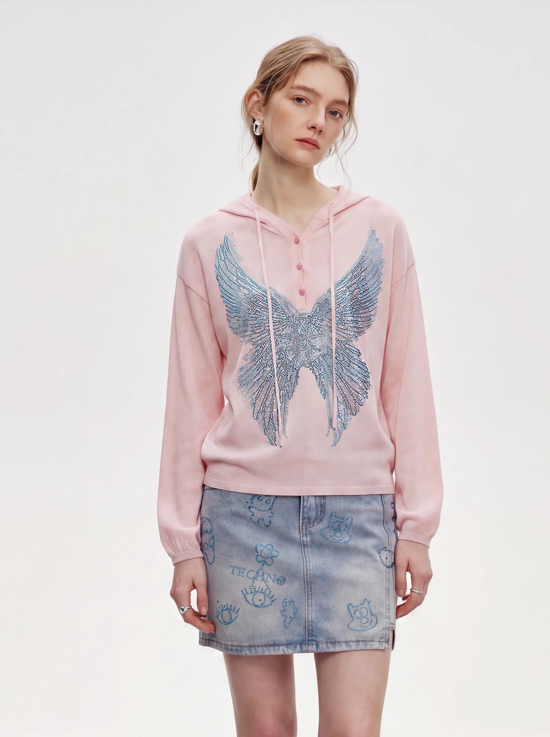 TCH Blue Rhinestone Angel Wings Cropped Hoodie: A Fresh Take on Feminine Streetwear