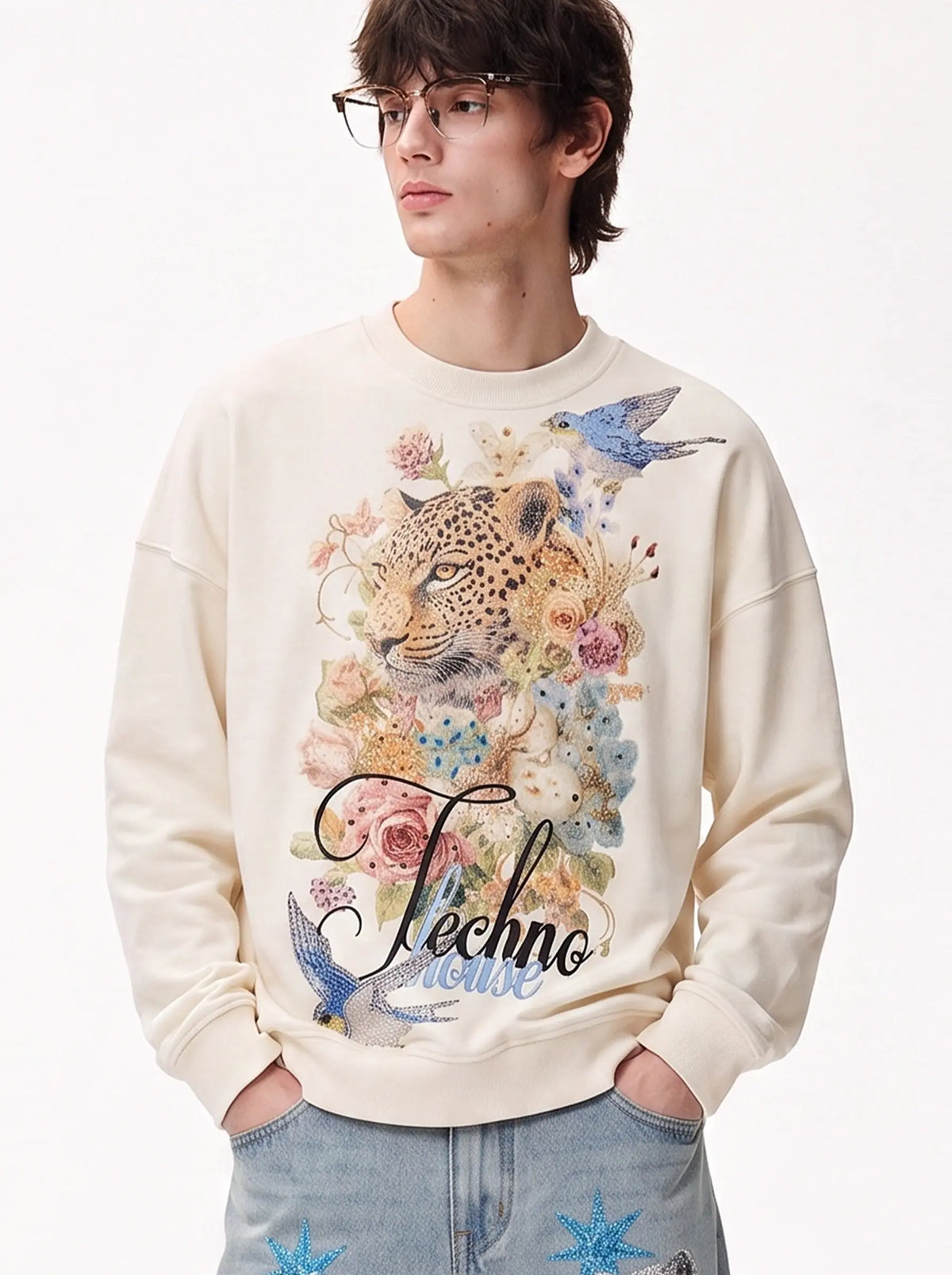 TCH Vintage Leopard & Bird Graphic Sweatshirt: When Nature Meets Retro, Every Detail Tells a Story