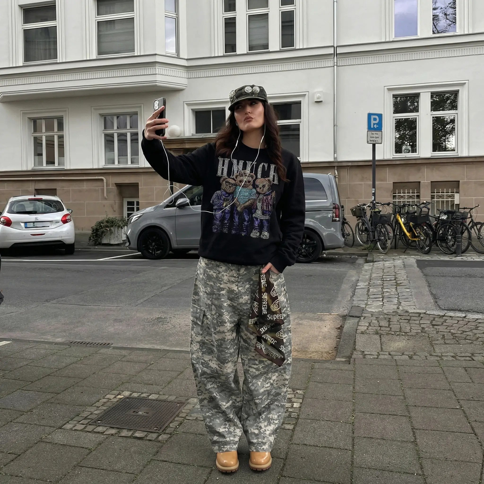 TCH HMUCH Rhinestone Triple Bear Sweatshirt Luxury Streetwear Brand Official Showcase