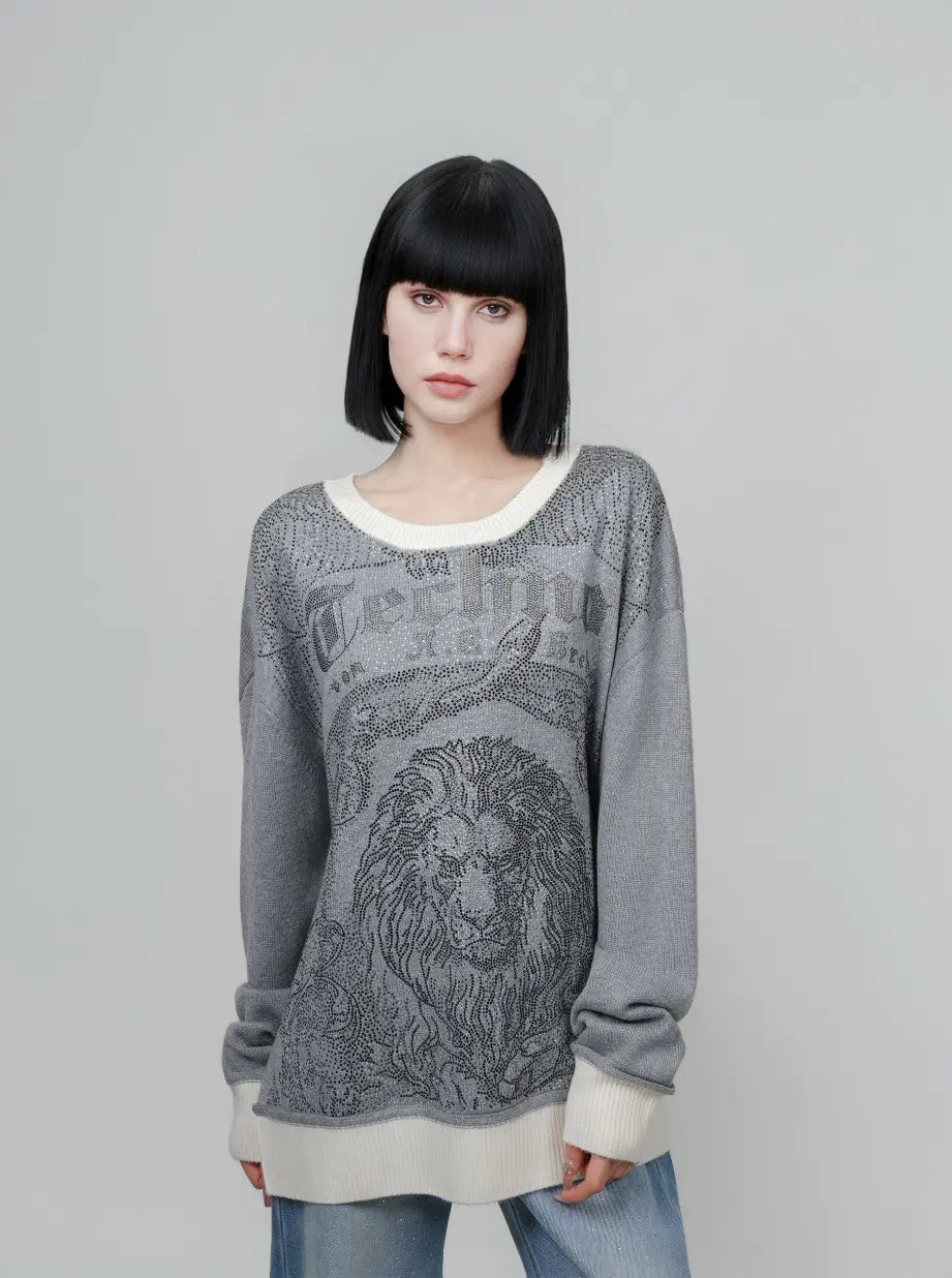 TCH Rhinestone Lion Graphic Grey Sweatshirt TCH lion graphic sweatshirt Grey rhinestone sweatshirt Lion print crewneck sweatshirt Gothic graphic sweatshirt Rhinestone embellished sweatshirt Grey streetwear sweatshirt Vintage lion graphic top Grey crew neck pullover Graphic long sleeve sweatshirt Unisex lion print sweatshirt