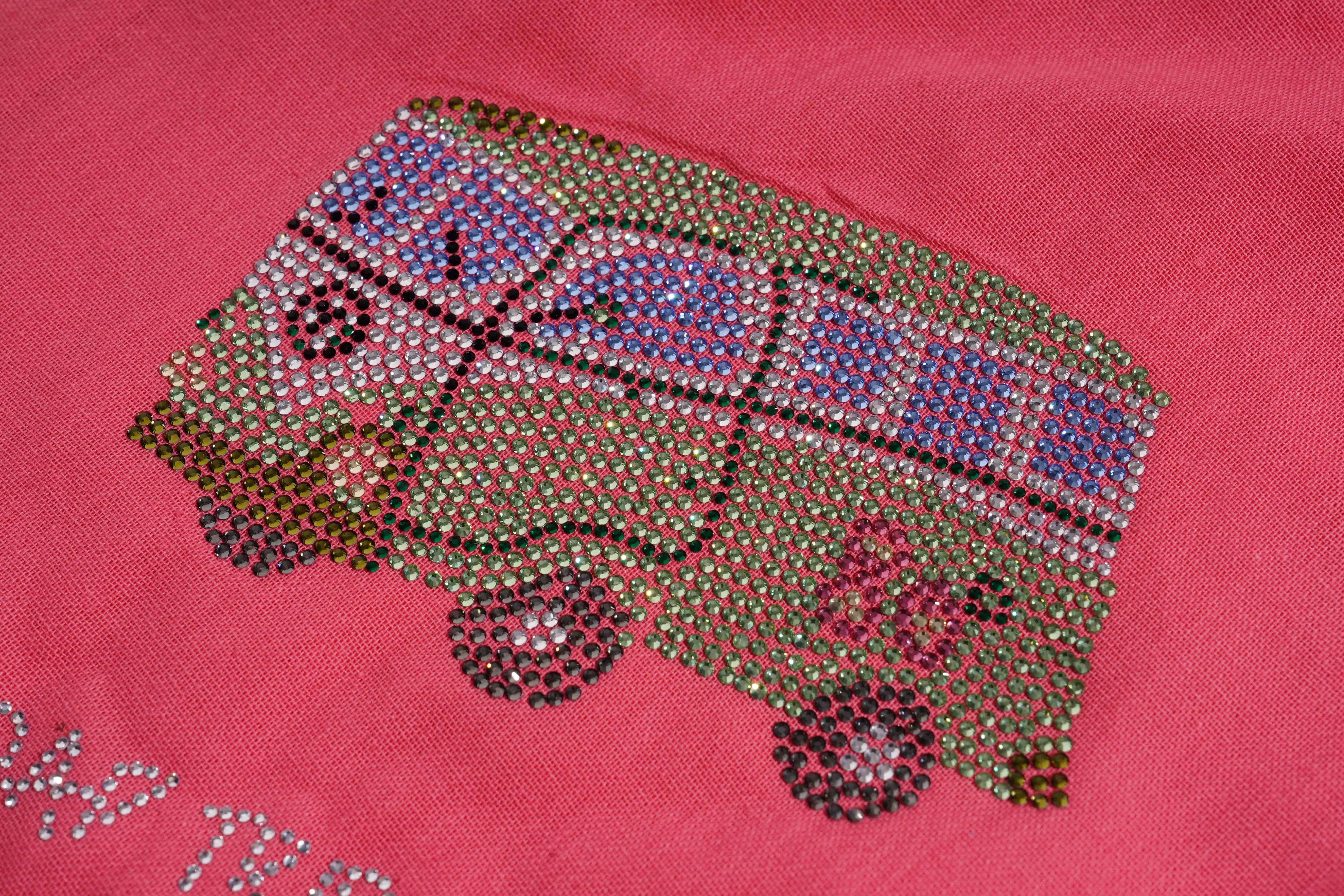 Decorative patch with rhinestones on a pink background, TCH Rhinestone Love Lucky Pig Set