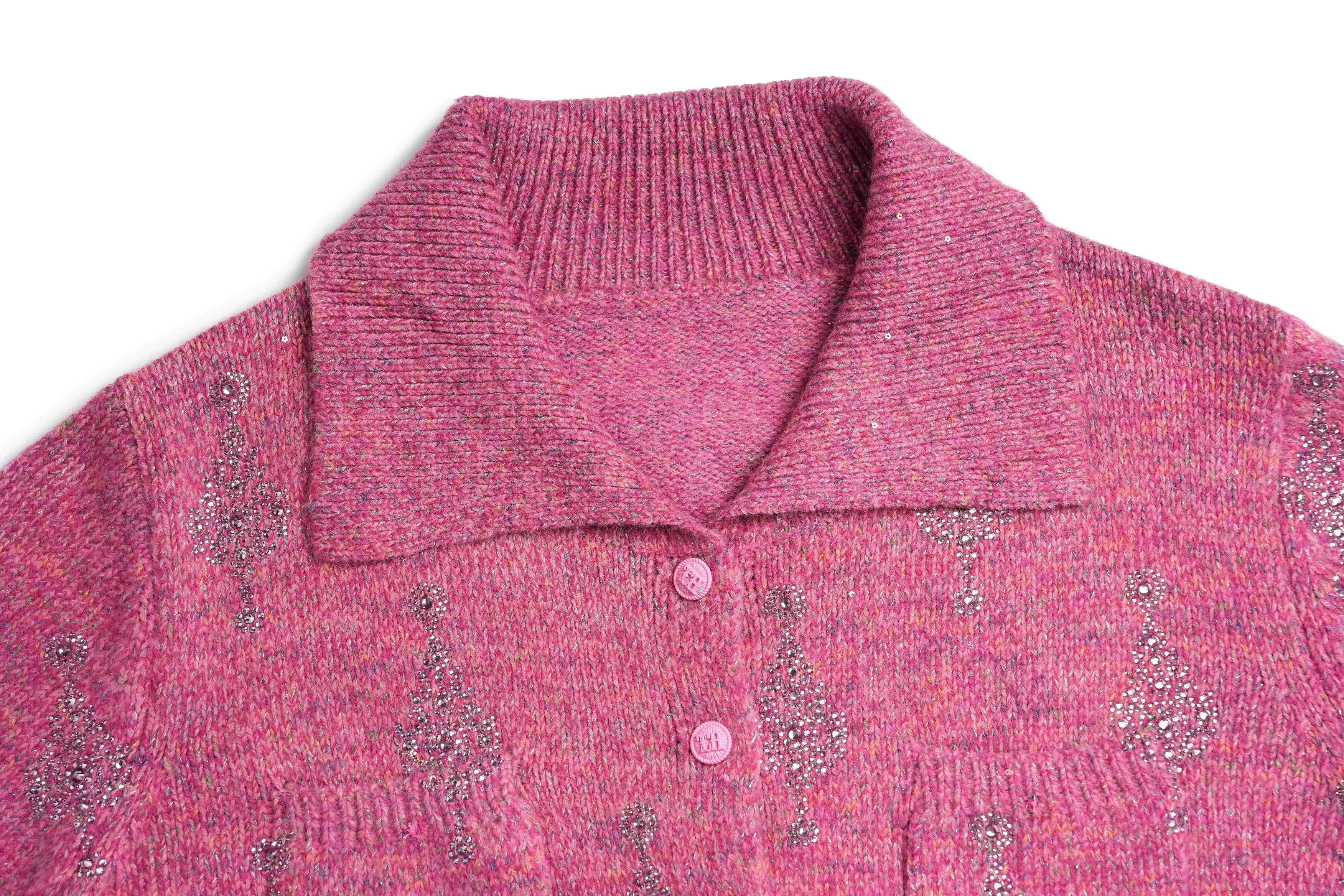 Close-up of a pink knitted sweater with a collar on a white background, TCH Rhinestone Pendant Pattern Pink Knit Cardigan