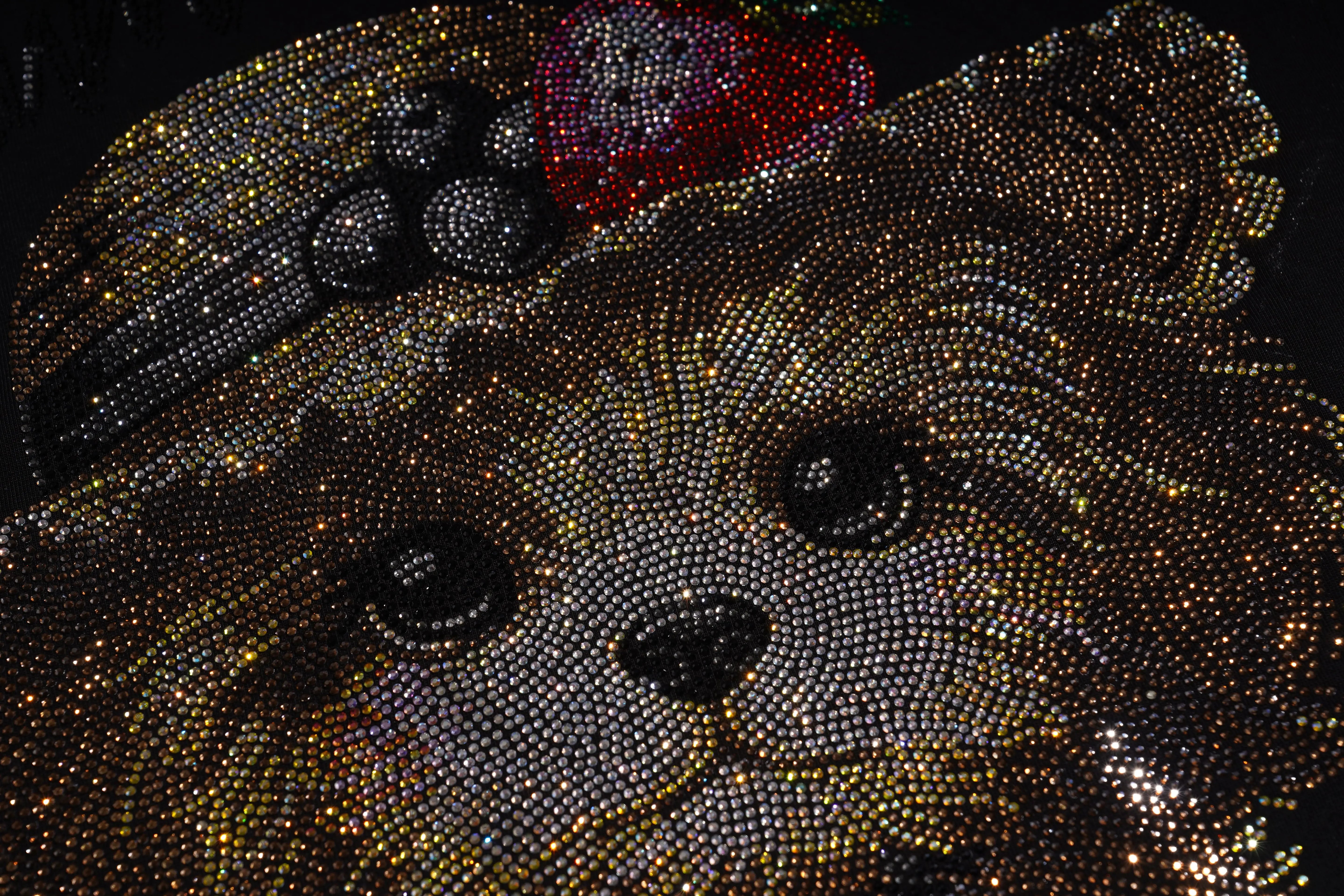 Dog-shaped object made of rhinestones with a heart on a black background, TCH Luck Dog Rhinestone T-Shirt