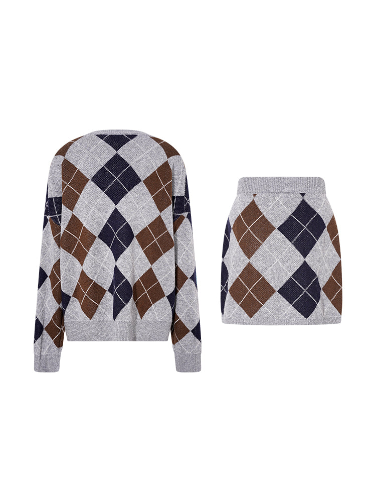 TCH Rhinestone Bear Graphic Knit Sweater & Skirt Set